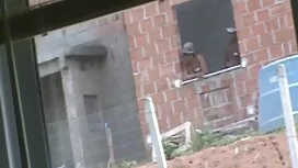 regarde ce qui se pa ...